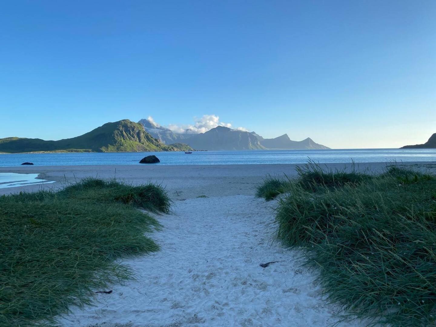 Haukland Beach House Лекнес Экстерьер фото